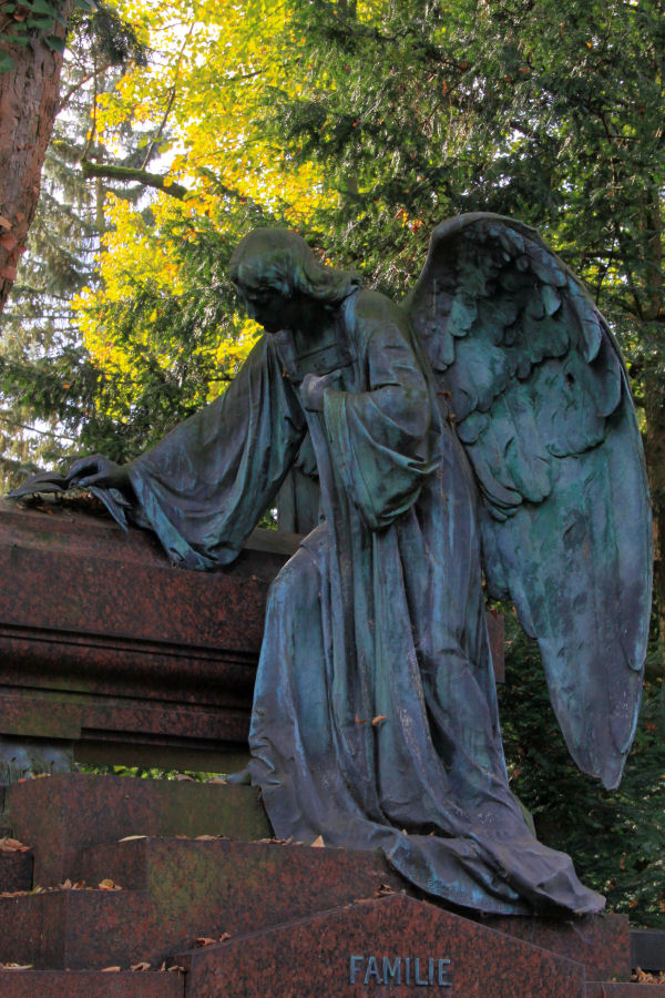 ./Galerie/Umgebung/Melatenfriedhof//20141012_121037_IMG_6061.JPG