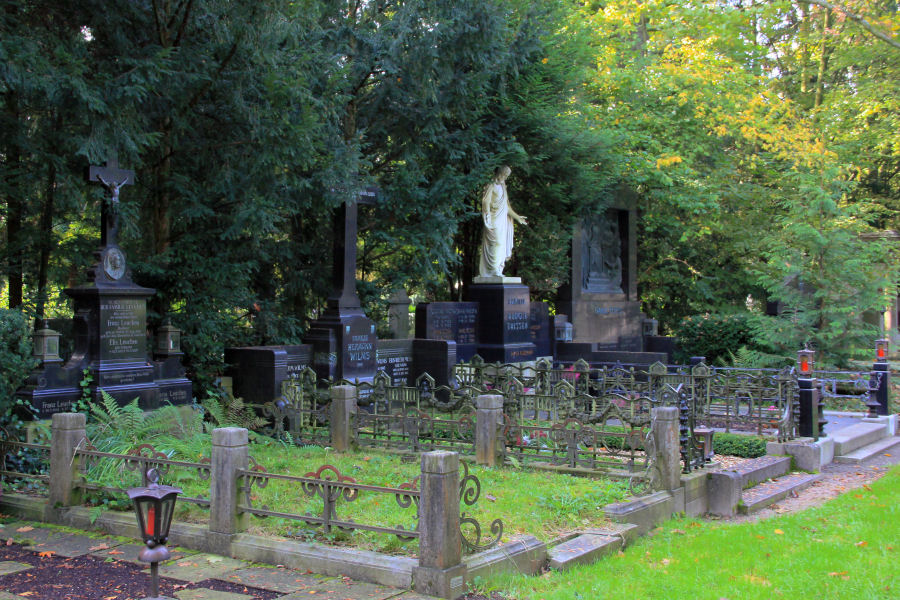 ./Galerie/Umgebung/Melatenfriedhof//20141012_124112_IMG_6105.JPG