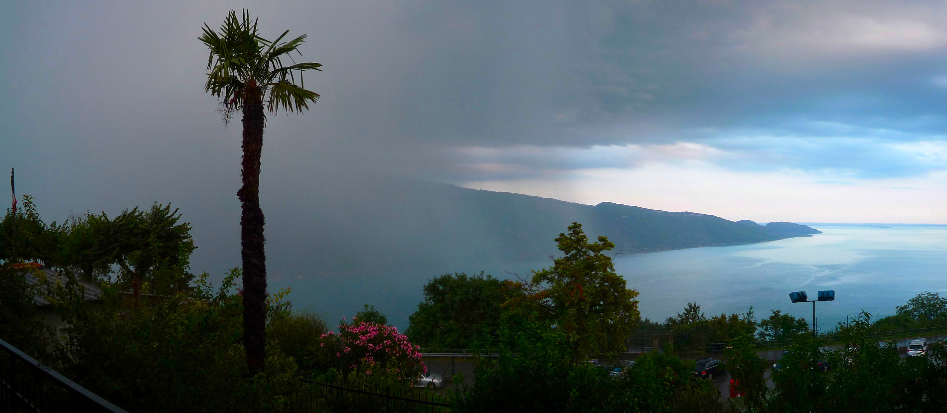 ./Galerie/Urlaub/Italien/Gardasee//20110809_201851-p1030821_stitch.jpg