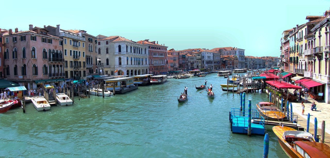 ./Galerie/Urlaub/Italien/Venedig//20080728_120326-dscf4672-73_pano.jpg